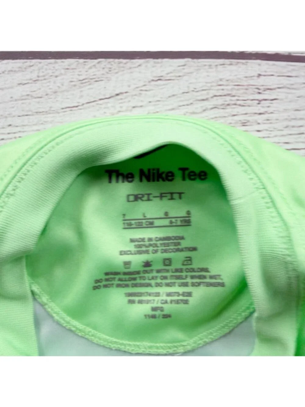 Nike Youth Green Dri-Fit Graphic Tee Lightweight Polyester Shirt 7 L